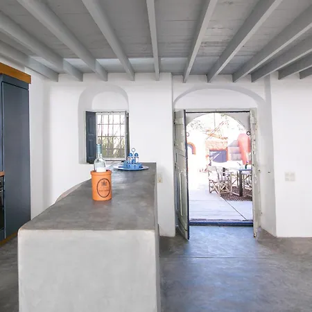 ヴィラ The Red Winehouse *