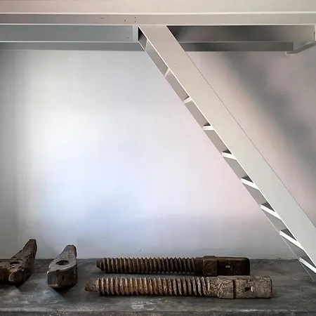 The Red Winehouse Foinikiá